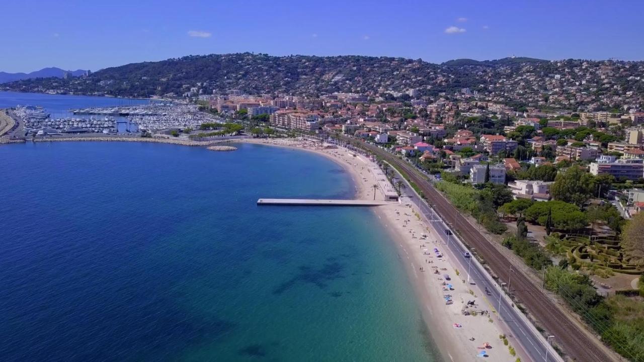 Apt Golfe Juan - 5Min Des Plages - Parking Privee - Piscine Rooftop Валлорис Экстерьер фото