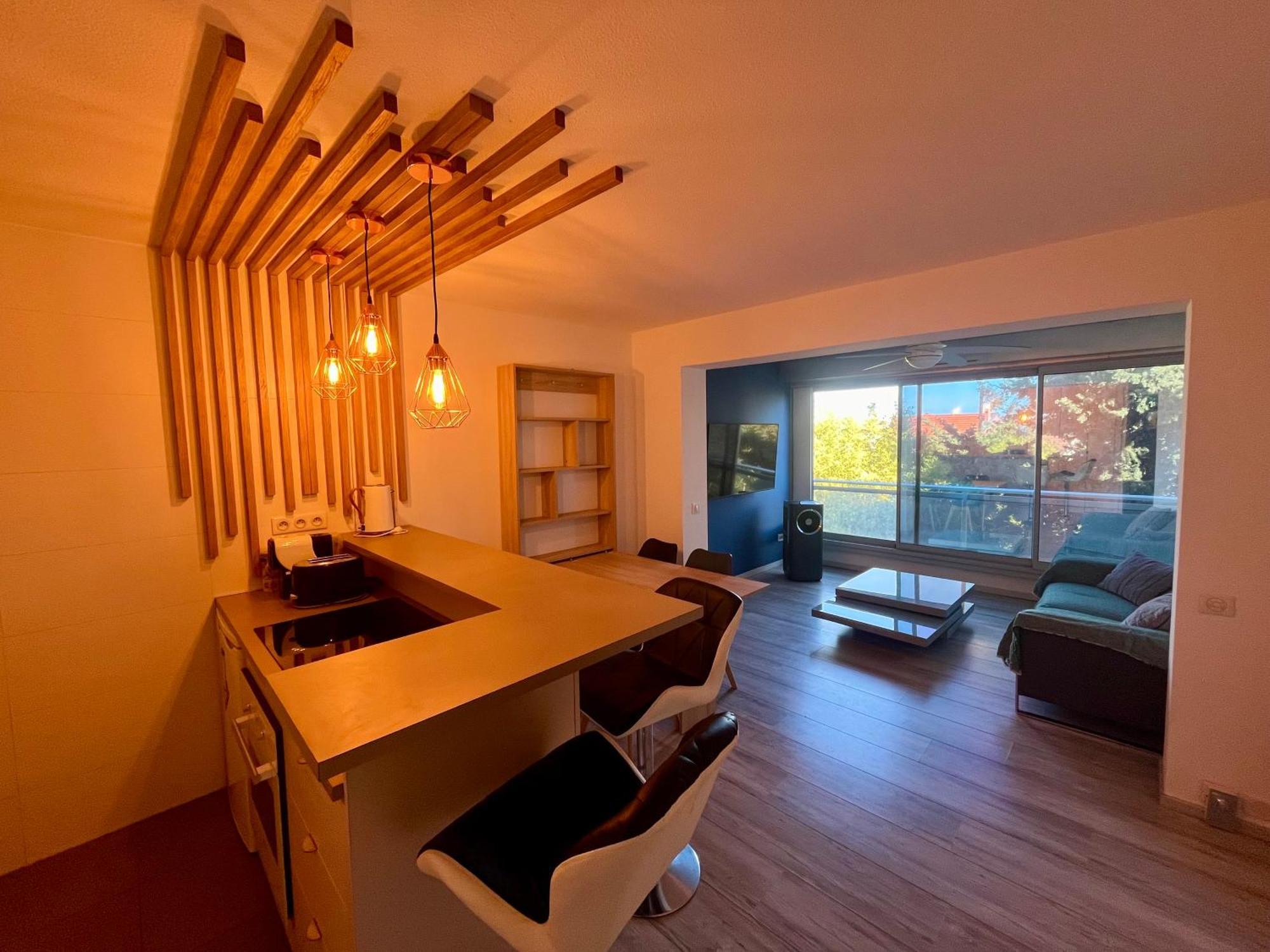 Apt Golfe Juan - 5Min Des Plages - Parking Privee - Piscine Rooftop Валлорис Экстерьер фото