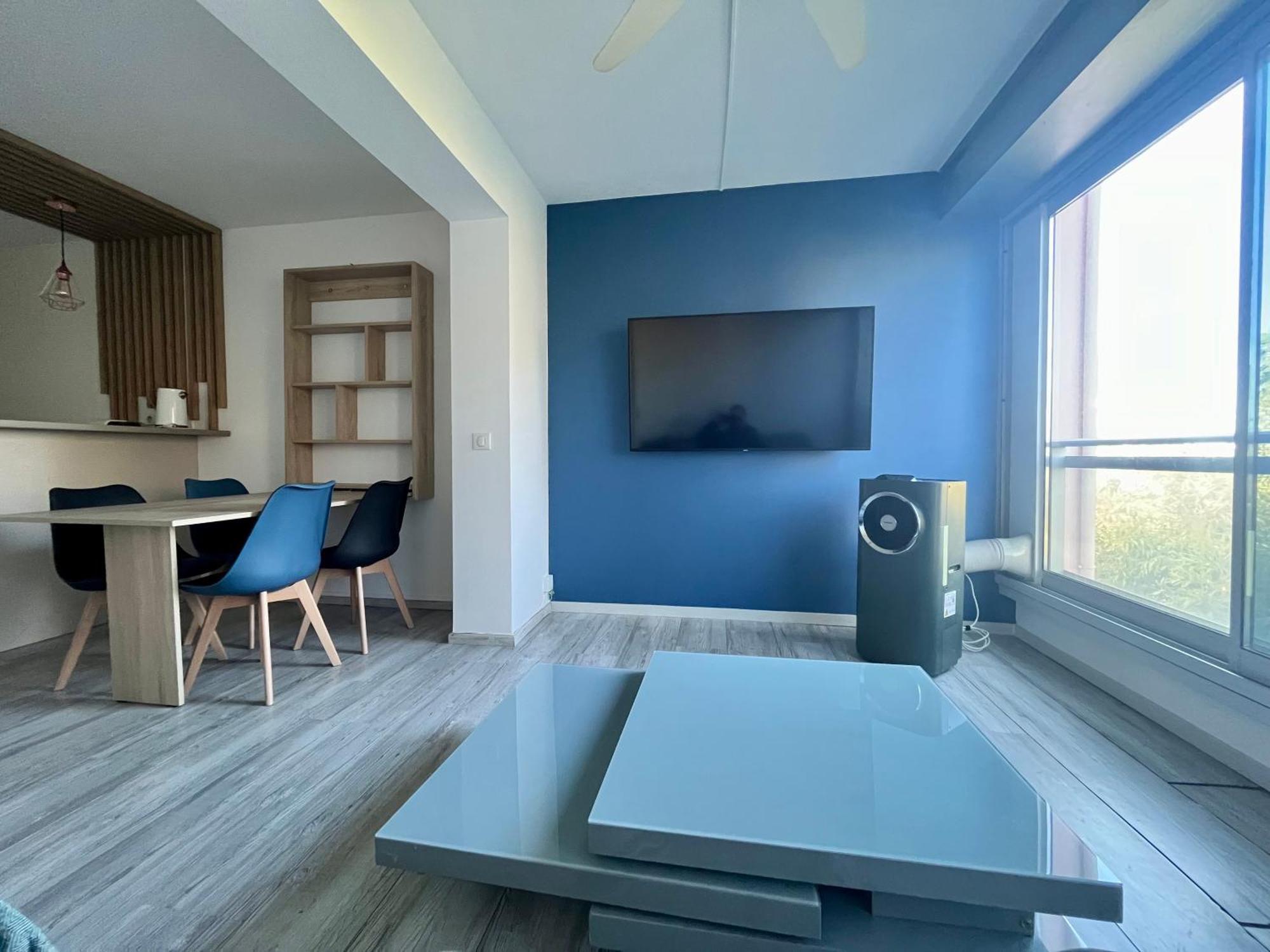 Apt Golfe Juan - 5Min Des Plages - Parking Privee - Piscine Rooftop Валлорис Экстерьер фото
